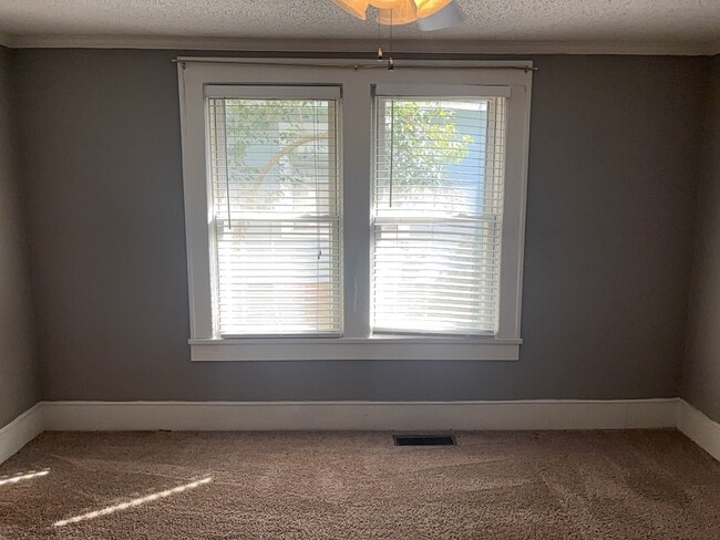 Photo - 1024 Park Ave Ext