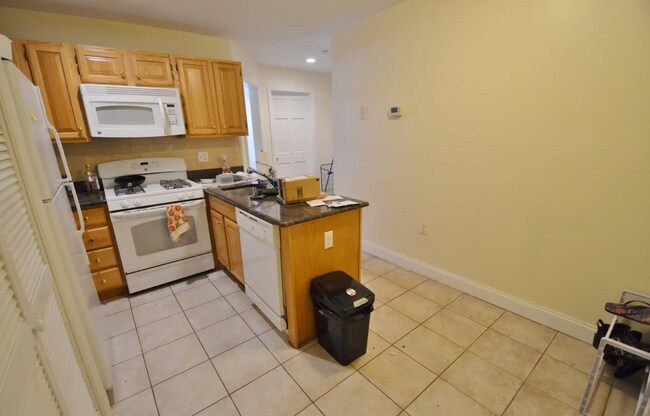 Photo - 58 Westland Ave Unidad 204