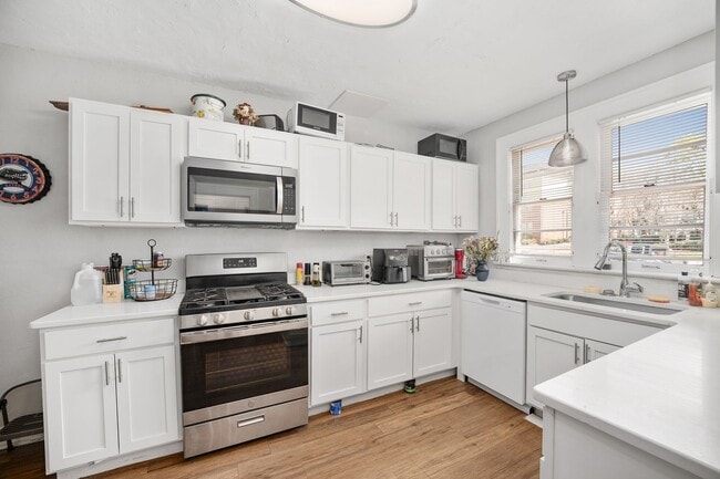 Photo - 949 SW 13th St