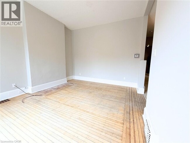 Photo - 92 Grant Ave Unité 1