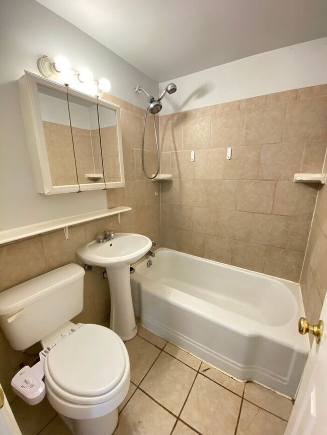 Photo - 2 bed 1 bath plus BONUS ROOM in Del City