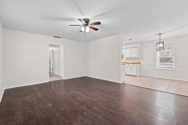 Photo - 165 Montclair Loop