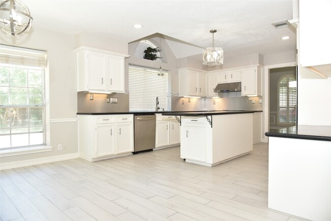 Building Photo - 14103 Owens Rd Rental