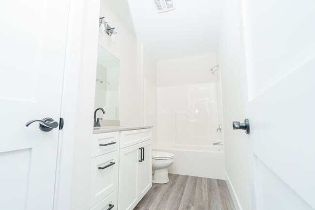 Photo - Riverwalk Apartments Unit 207