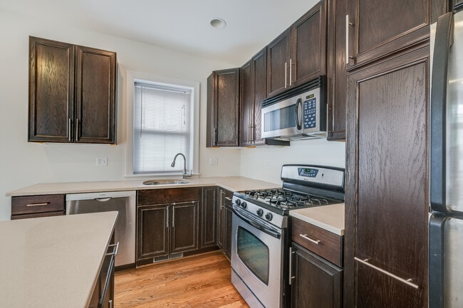 Building Photo - 440 Warner St NW