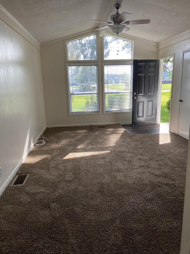 Photo - 2550 Loch Laurel Rd