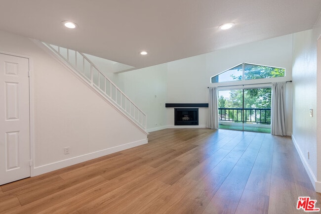 Photo - 5500 Owensmouth Ave Unit 328