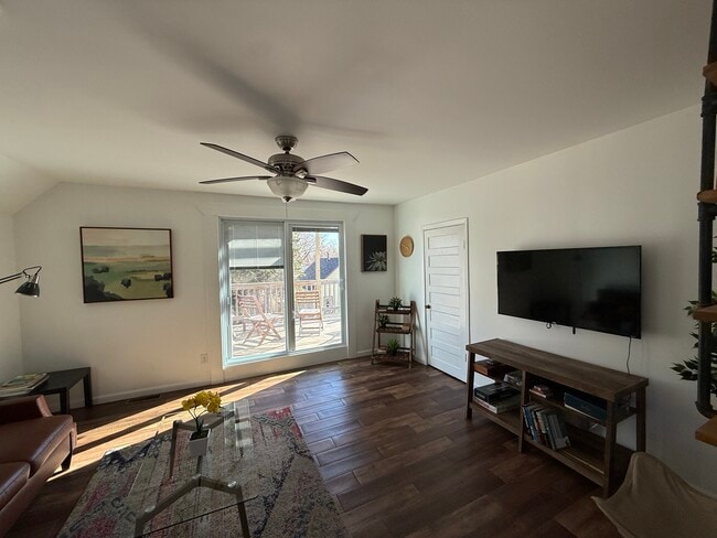 Building Photo - 1413 12th Ave Rental