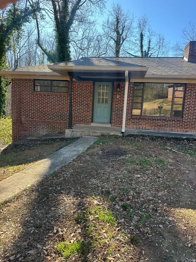 Building Photo - 3 bedroom in Clarkesville!