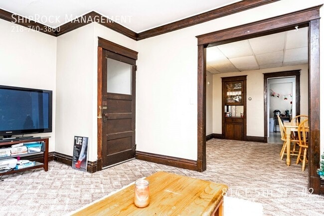 Photo - 814 E 5th St Unit #2