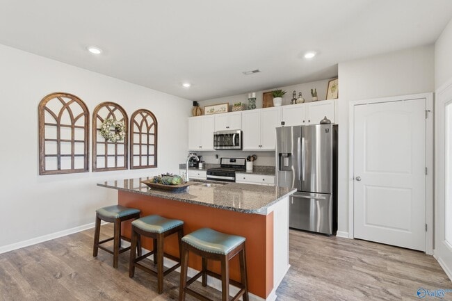 Photo - 121 Burlcrest Ct