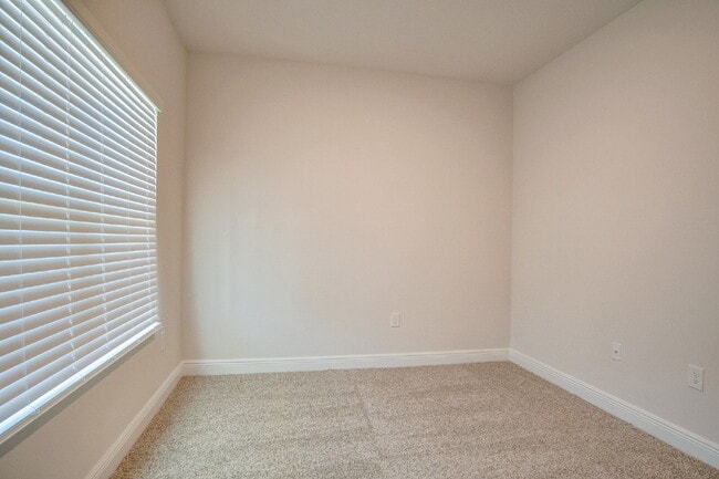 Photo - Fallschase 5-Bedroom Home – Pool, Playgrou...