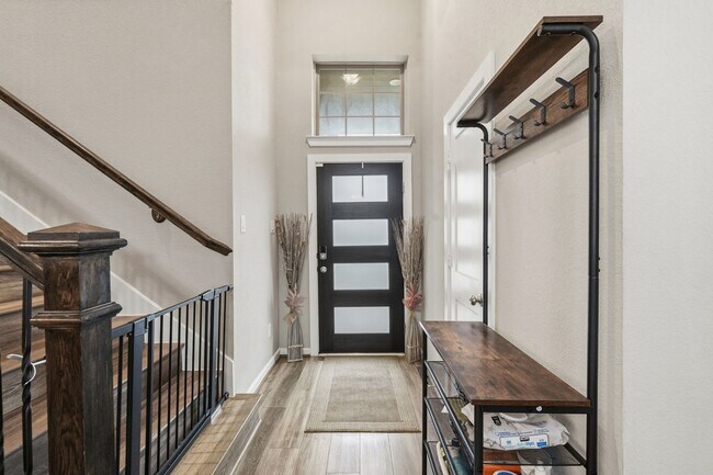 Photo - 16323 Apache Wds Wy