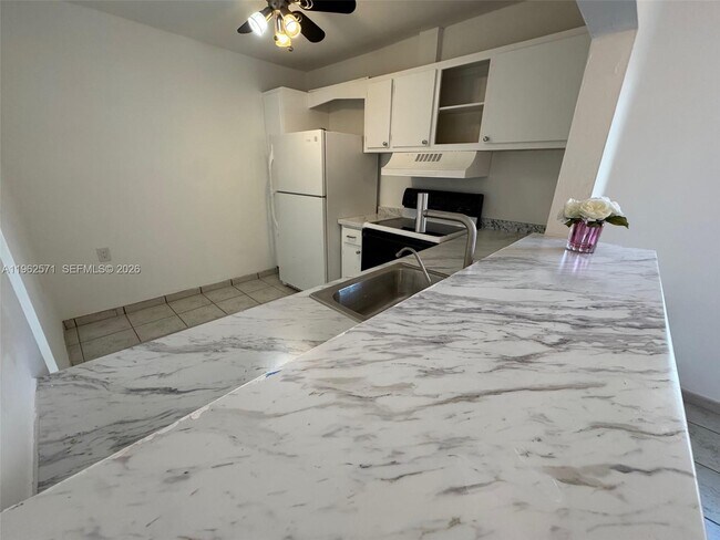 Photo - 11289 SW 88th St Unidad 214L