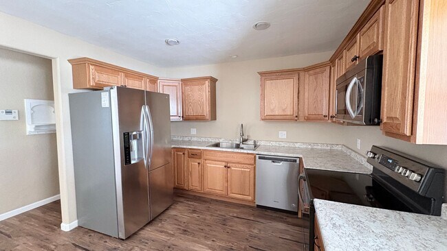 Photo - 1808 W 3rd St