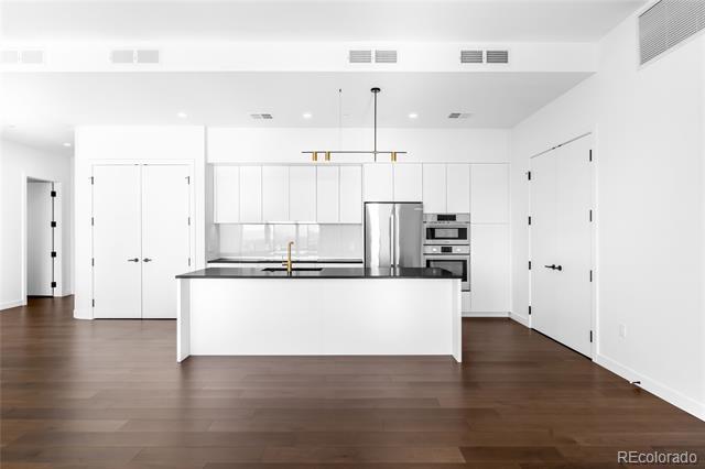 Photo - 3520 Chestnut Pl Unit PH-1207