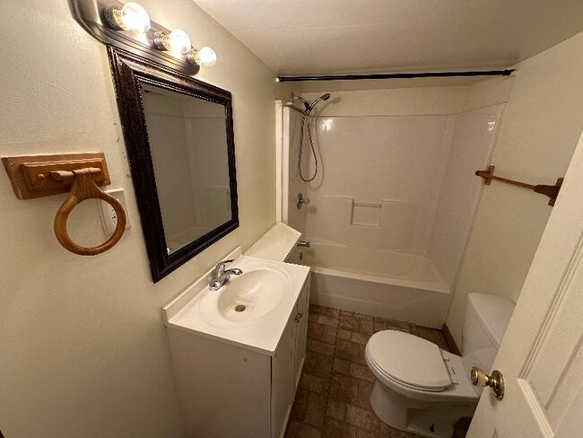 Photo - 85 Young Rd Unidad S