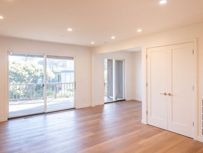 Photo - Stunning, Fully Remodeled Jr. 1bd/1ba! Remodeled! Private Deck! Parking! Laundry! PROGRESSIVE! Unit 10A