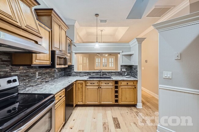 Photo - 1668 Woodland Dr