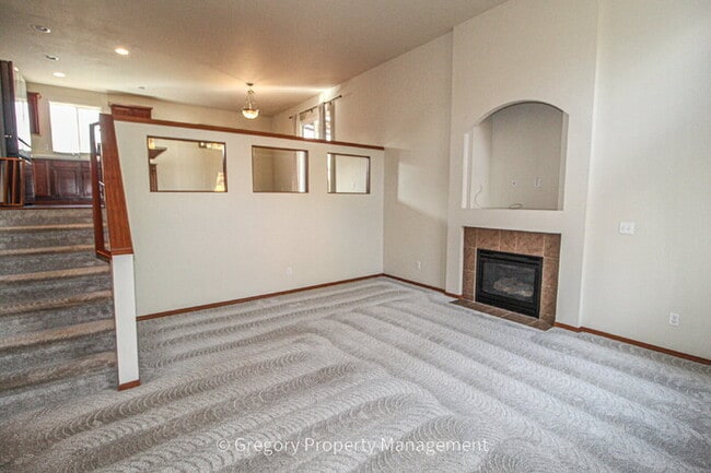 Photo - Bright and Spacious 5 bed Home - Steps from Martha Lake Airport!