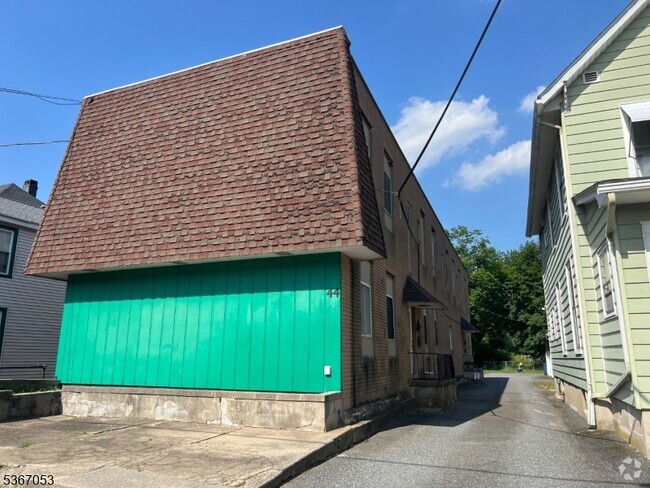 Building Photo - 44 Broad St Unit 44 Rental