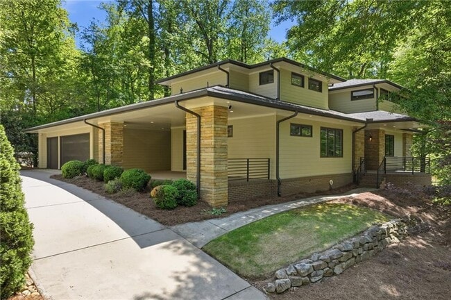 Building Photo - 4373 Wieuca Rd NE