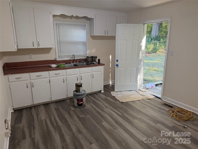 Photo - 4132 Blenhein Rd