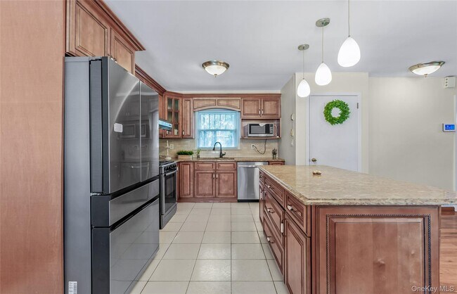 Photo - 45 21 Iris Ln