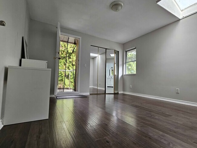 Photo - 1318 Ross Rd