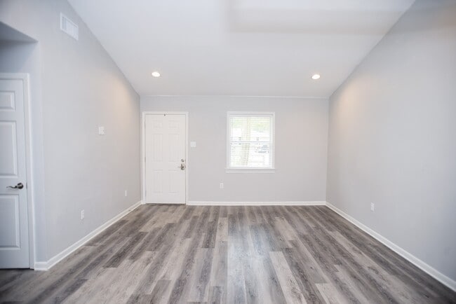 Photo - 109 Walnut St