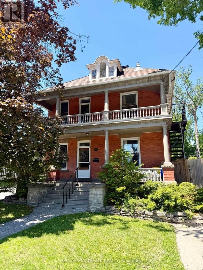 Photo - 11 Lake Ave W