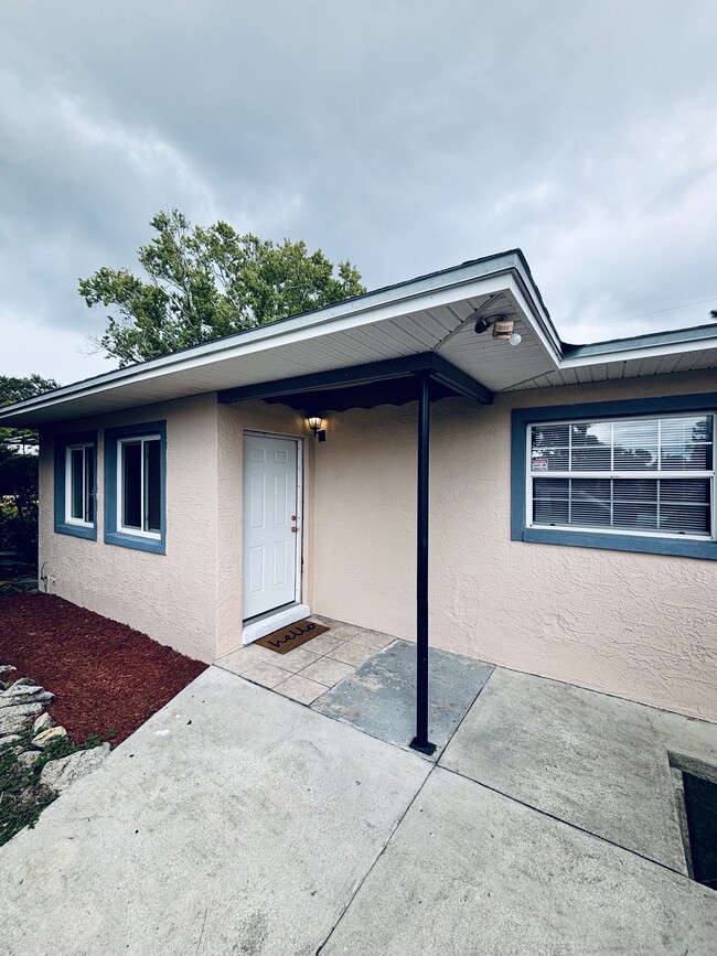 Building Photo - 1108 Myrtle Ln Rental