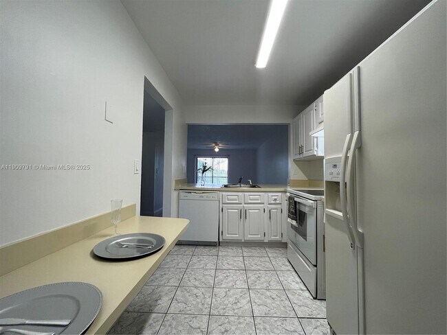 Photo - 3416 NW 14th Ct Unidad 3416