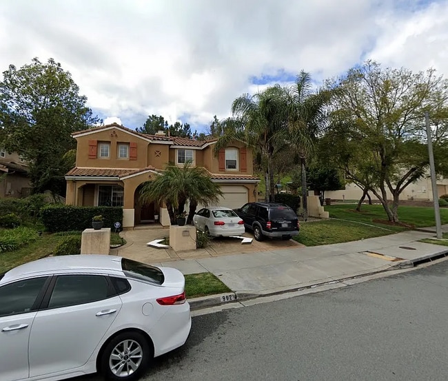 Photo - 992 Yosemite Dr House