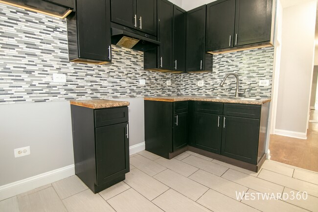 Photo - 6424 S Eberhart Ave Unit 1