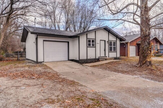 Photo - 2941 W Pacific St