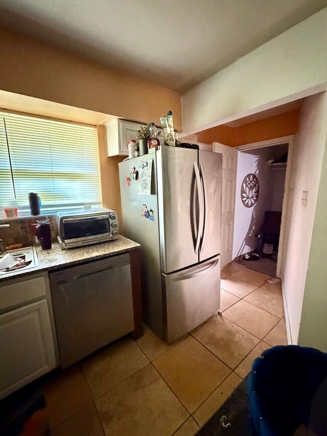 Photo - 536 Greenleaf Dr