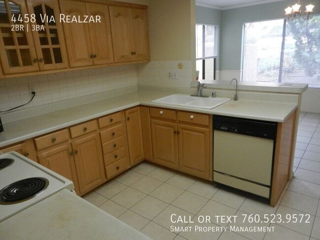 Photo - 4458 Via Realzar