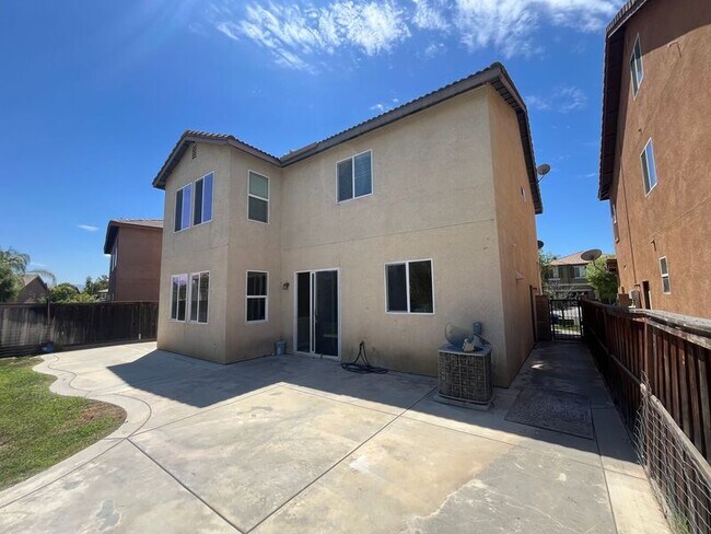 Photo - 31656 Rosales Ave