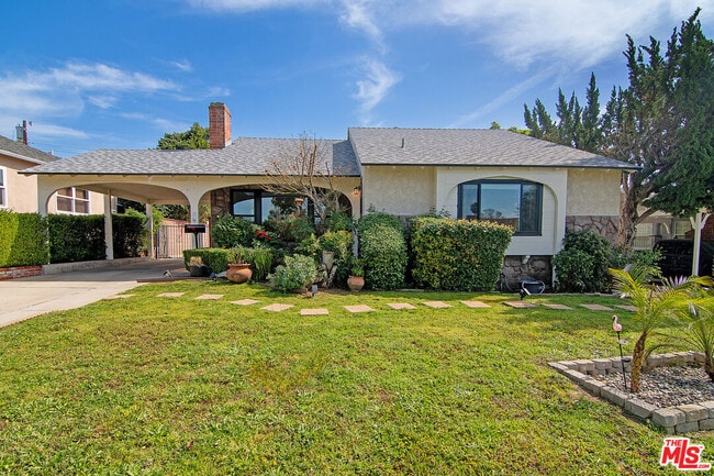 Photo - 414 University Ave