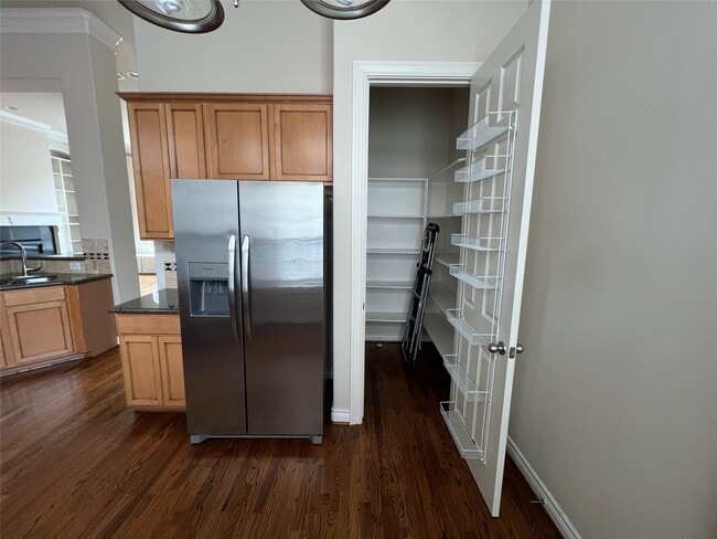 Photo - 5940 Kansas St