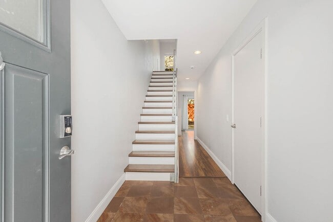 Photo - Lovely 3 Bedroom Townhome - Attached Garage