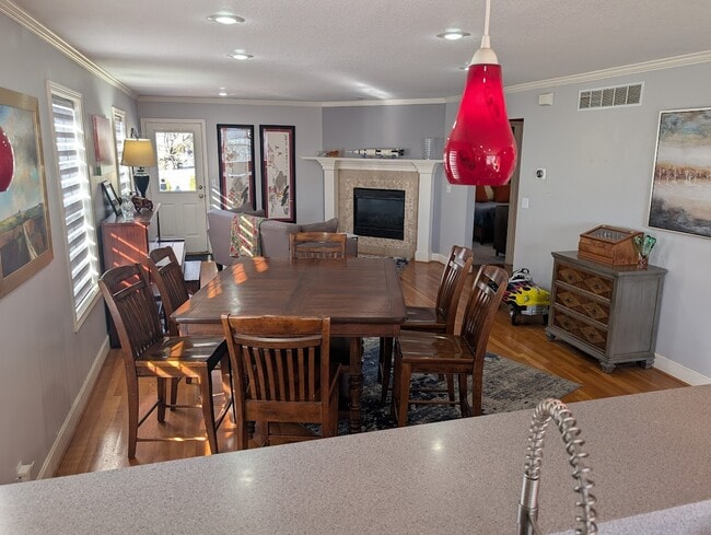 Photo - 206 W 78th St