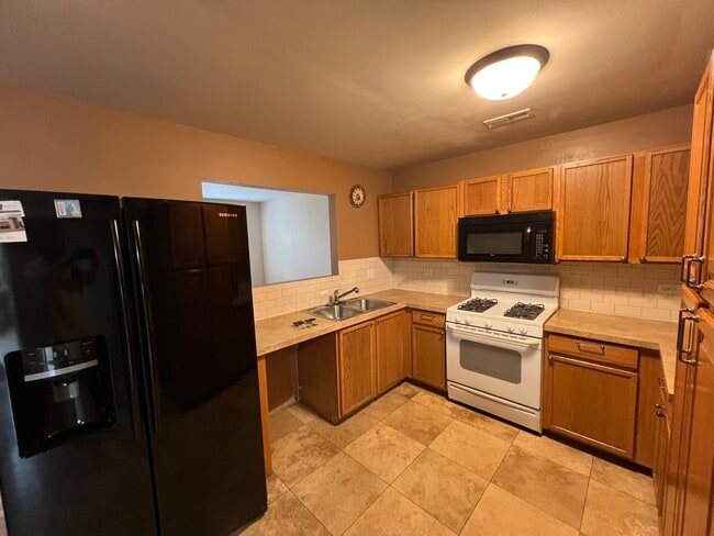 Photo - 1645 Victoria Park Cir