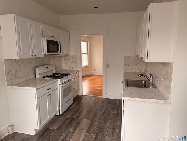 Photo - 621 Elm St