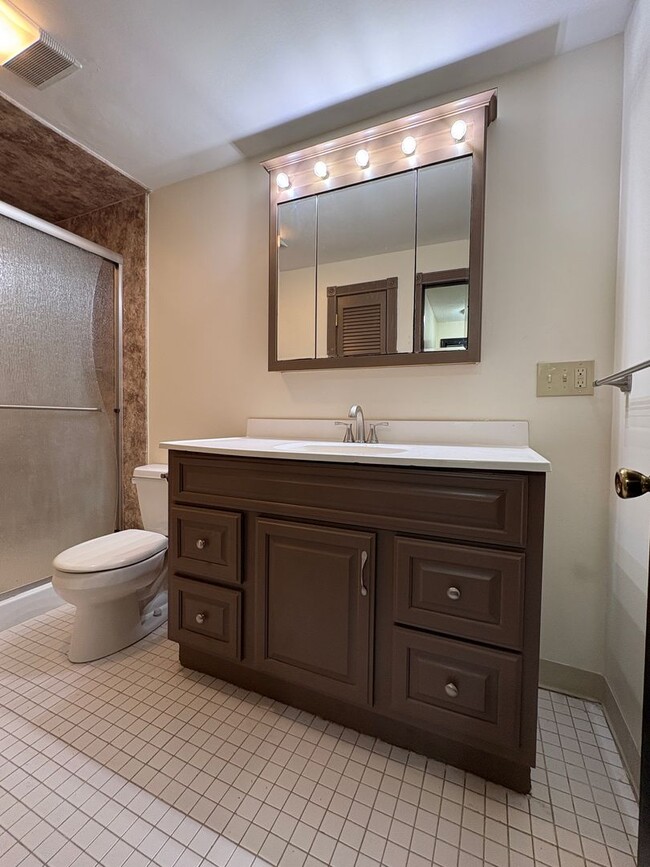 Photo - Beautifully updated 2 bedroom condo in Dracut MA