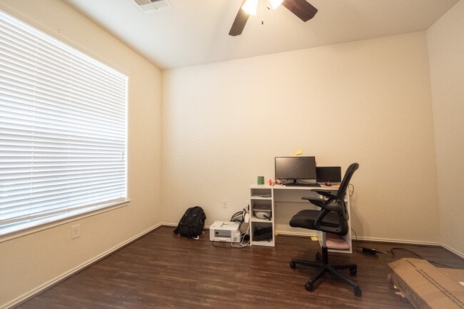 Photo - 1414 S Maple Dr