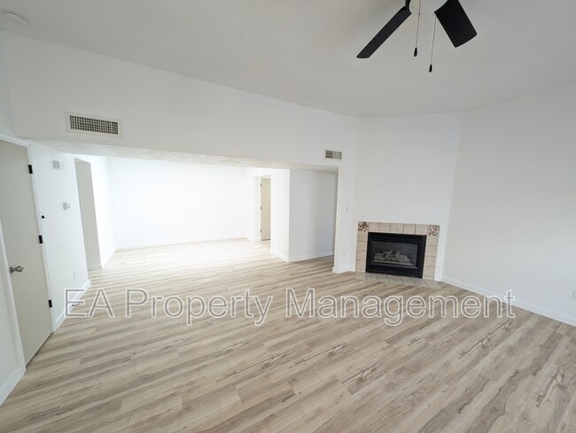 Photo - 3301 Schumacher St NW