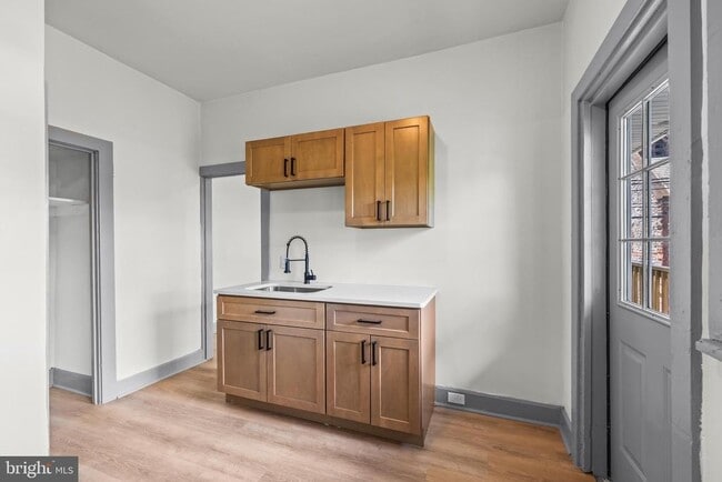 Photo - 531 Walton St Unit APT. 4