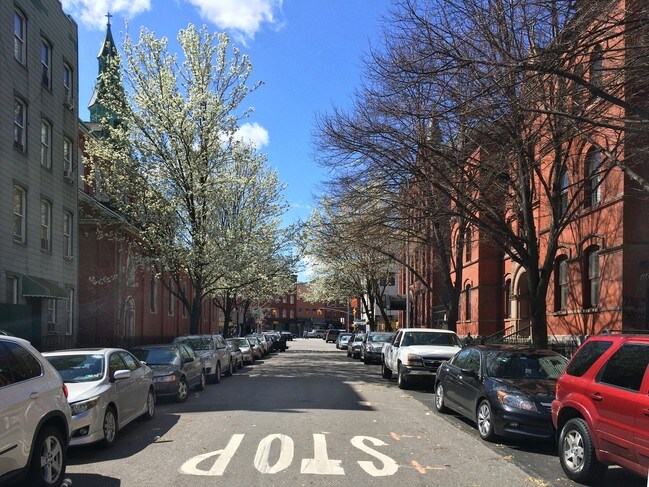 Photo - 262 N 6th St